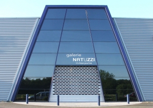 Galerie Natuzzi : grille enroulante en aluminium